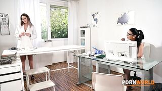 Групповая врачебная практика двойного траха с Хлоей Ламур и Аней Кински