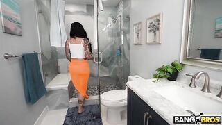 Долгожданная встреча азиатки Конни Периньон с огромным хуем Брикзиллы