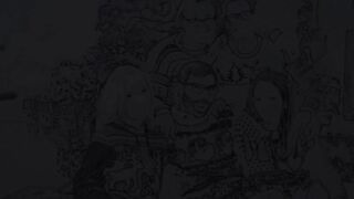 Футболистки Кэти Куш и Мария Кази играют с мячиками отчима на День отца