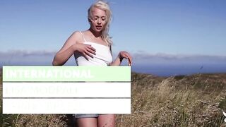 Весенний бриз ласкает обнаженной тело белокурой красотки Лизы Модпали