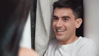 Сексуальный сантехник Джорди Эль-Ниньо Полла чистит трубы двум шлюшкам