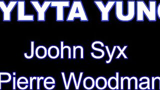 Ссыкуха Лилита Юнг попала под золотой дождик Вудмана после двойного траха