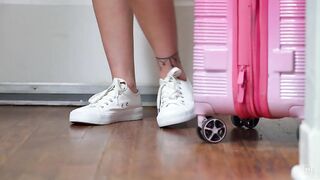 Сбой в приложении Apartment Guide - отличный повод для секса втроем