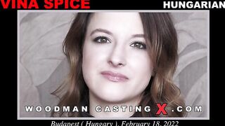 Первое двойное проникновение неопытной Вины Спайс на кастинге Вудмана