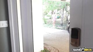 Чернокожая служанка Аддис Фуше трахается за деньги с клиентом