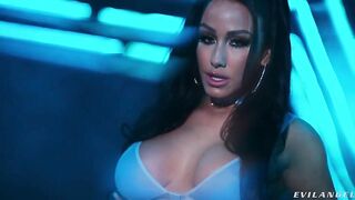 Огромный черный хуй Брикзиллы сделал туннель в заднице Дженнифер Уайт