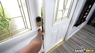 Опытная массажистка Джейд Кимико демонстрирует крутую технику секс массажа