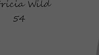 Сморщенная развратница Патрисия Уайлд вспоминаяет молодость лаская себя