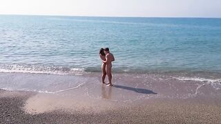 Красивый секс на пляже необитаемого острова с украинской красоткой Аней