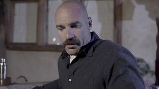 «Пина Колада»: эпизод 4 - Чарльз Дера достиг цели отпуска с Куини Сатин