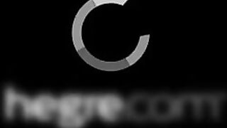 Загорелая тайка Элли Азия в отеле дрочит и сосет член секс туриста из США