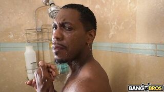 Большой черный член папаши подруги покорил развратницу Рене Роуз