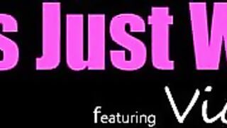 Противостояние Вайолет Джемс со сводным братом завершилось инцестом