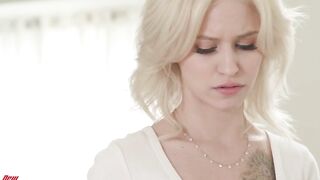 Шаловливая няня Киара Коул взяла перерыв в работе на секс с бойфрендом