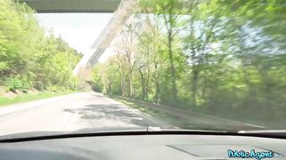 Русская автостопщица Грета Фосс путешествует трахаясь с водителями