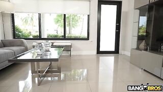 Извращенный массажист Питер Грин хуем массирует киску толстозадой Дафны