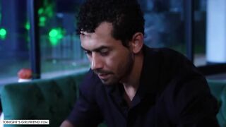 Фанатик Алекс Джонс взял кредит ради секса с порнозвездой Джилл Кэссиди