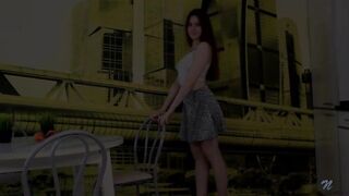 Мастурбирующая русская брюнетка Белла Хиткот написала оду оргазму