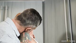 Кнут и пряник: строгий муж Кейран Ли членом воспитывает идеальную жену