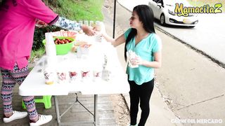 Кастинг агент купил у колумбийской тинки мороженое и уломал на еблю в презике