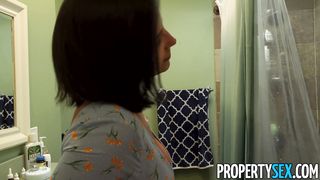Туристка из Испании подставила пизду под член риэлтора на съемной квартире