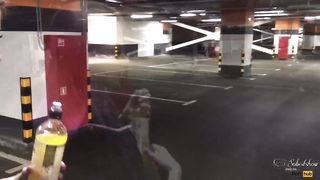 Гламурная тинка глубоко сосёт хуй мажора на паркинге в «Москва-Сити»