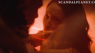 Красивая секс сцена с Эмили Браунинг из сериала «Американские боги»