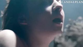 София дель Туффо в страстной сцене секса в ужастике «Люциферина»