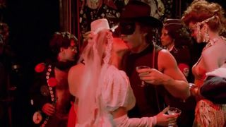 Винтажный порно фильм 80-х годов с групповухами и лесбийским сексом