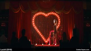 Фелисити Гилберт танцует стриптиз в триллере «Осознанный»