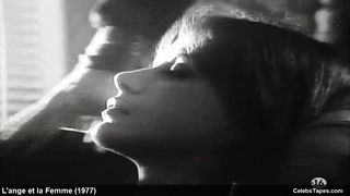 Обнаженная Кароль Лор в откровенной сцене из фильма «Ангел и девушка»
