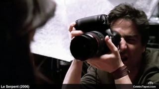 Ольга Куриленко занимается сексом со зрелым фотографом в триллере «Змий»