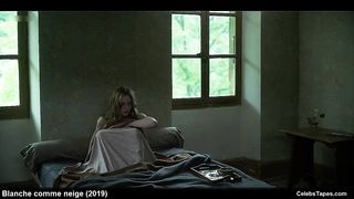 Голая Лу де Лааж в секс сценах в драме «Белоснежка. Сказка для взрослых»