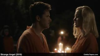 Голые Амара Сарагоса и Белла Хиткот на секс оргии в сериале «Странный ангел»