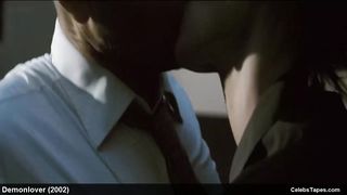 Обнаженные Хлоя Севиньи и Конни Нильсен в грубых секс сценах из триллера «Демон-любовник»