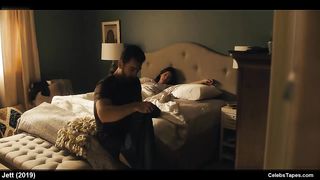 Карла Гуджино и Райя Кильстедт в сексуальном белье в сериале «Джетт»