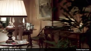 Анн Готье и Мирием Руссель светят кисками в драме «Хвала тебе, Мария»