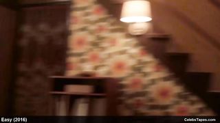 Кейт Микуччи и Малин Акерман на ЖМЖ тройничке в драме «Легкая жизнь»