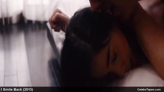 Большие сиськи Сары Сильверман и грубый секс с ней в фильме «Я улыбаюсь в ответ»