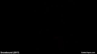 Голые Аня Бэй, Серрис Морган-Мойер и Лаура Алеман в фильме «Занесенные снегом»