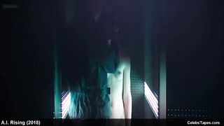 Голая Стоя в секс сцене из фантастической драмы «Нимани»