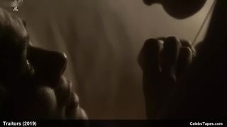 Эмма Эпплтон получает оргазм от ебли в сериале «Предатели»