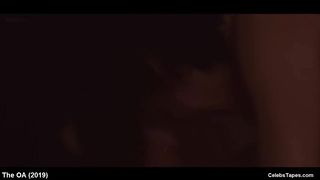Голая Ирен Жакоб сверкает киской и занимается сексом в сериале «ОА»