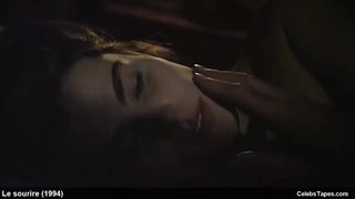 Голая Эмманюэль Сенье грубо трахается в эротической драме «Улыбка»