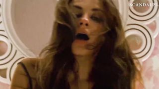 Голая Натали Портман в подборке откровенных сцен из фильма «Черный лебедь»
