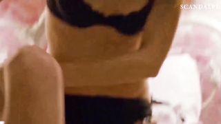 Голая Натали Портман в подборке откровенных сцен из фильма «Черный лебедь»
