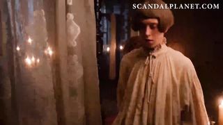 Секс сцена с Шарлоттой Хоуп в сериале «Испанская принцесса»