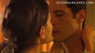 Фернанда Васконселлос в красивой сцене секса из сериала «Самая красивая вещь»