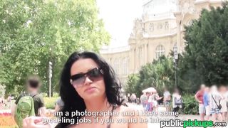 Туристка заработала денег на ебле с пикапером в парке Будапешта
